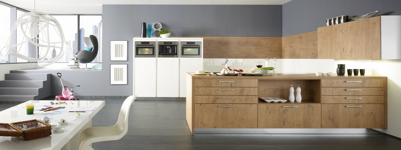 Light Wood Kitchen Cabinets For Modern Handleless Kitchen Design