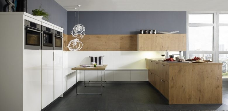 Light Wood Kitchen Cabinets For Modern Handleless Kitchen Design